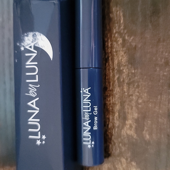 Brow gel - Picture 1 of 2